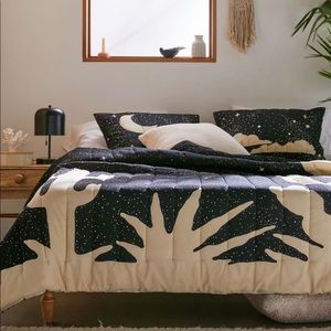 Urban outfitters starry Full/Queen bed set.